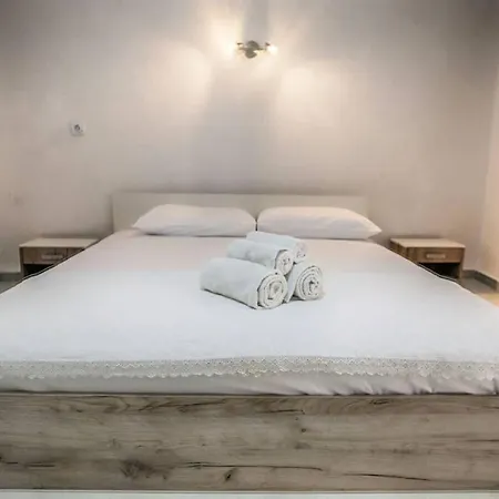 Athina's 2 Άγιος Νικόλαος