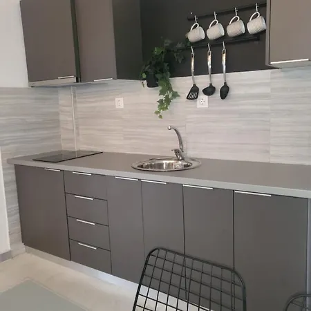 Apartment Athina's 2 *